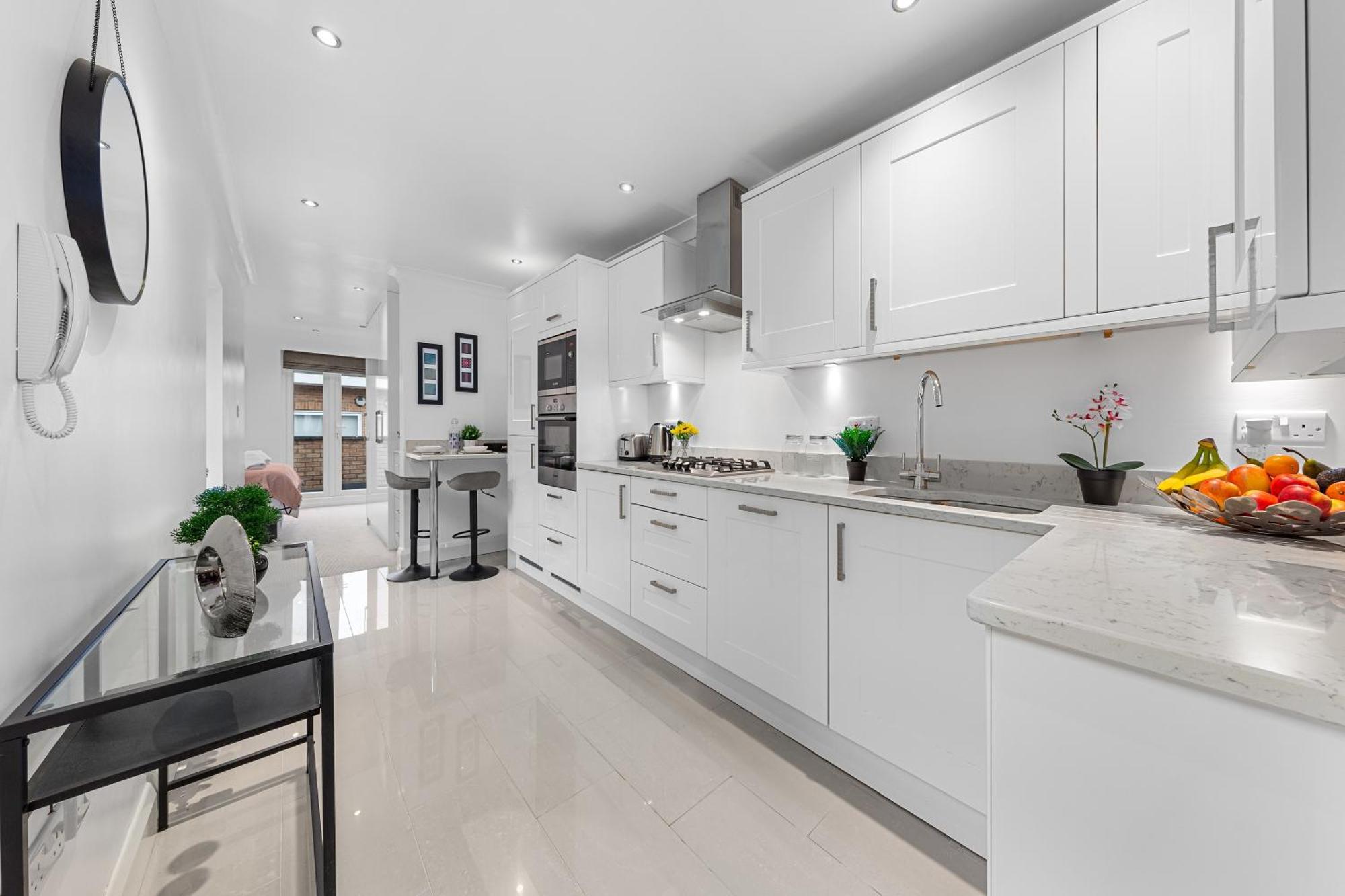 Elegant Serviced - Apartment *